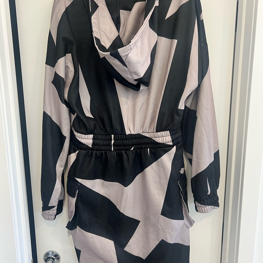 Abstract Print Hooded Drawstring Dress - Picture 3 of 3